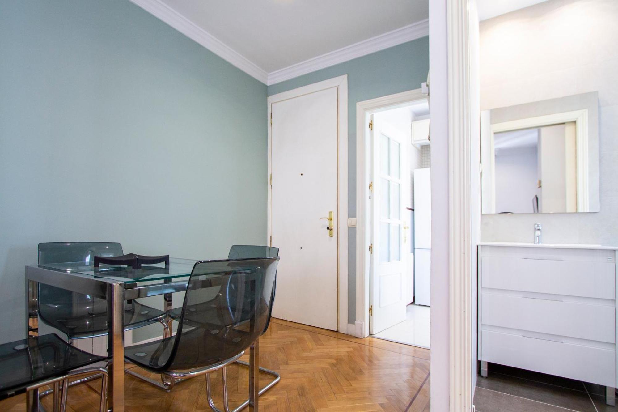 Apartamentos Dali Madrid Buitenkant foto