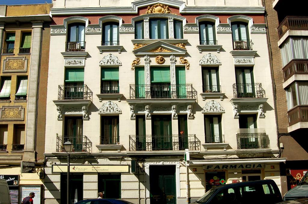 Apartamentos Dali Madrid Buitenkant foto