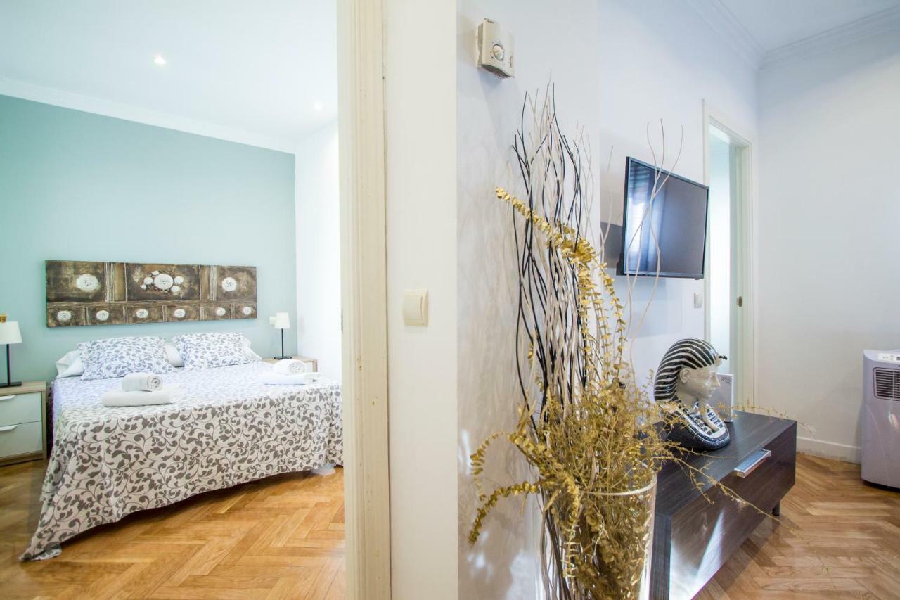Apartamentos Dali Madrid Buitenkant foto