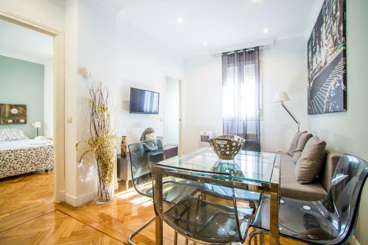 Apartamentos Dali Madrid Buitenkant foto
